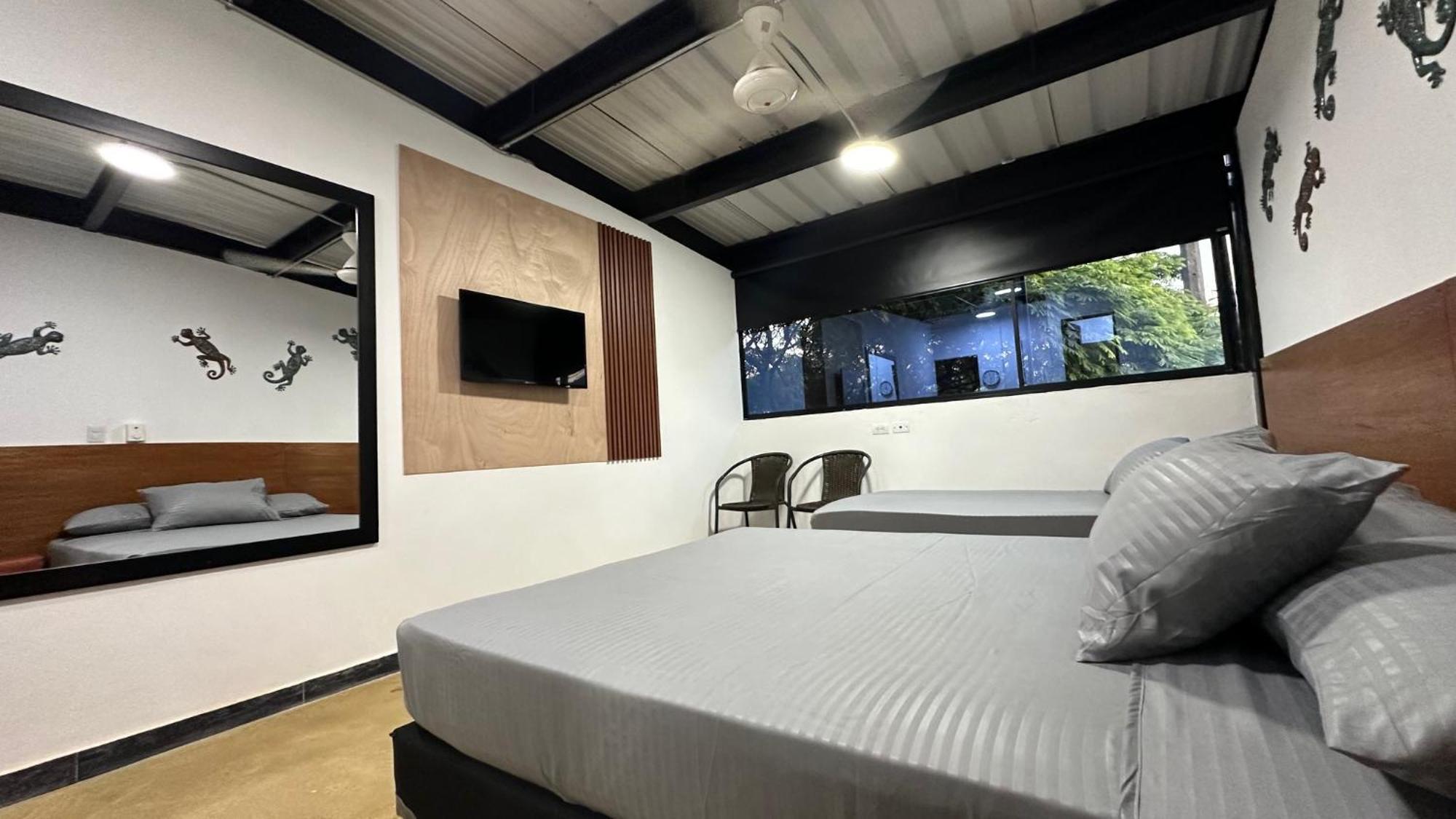 Malibu Loft Hotel Μεντεγίν Εξωτερικό φωτογραφία
