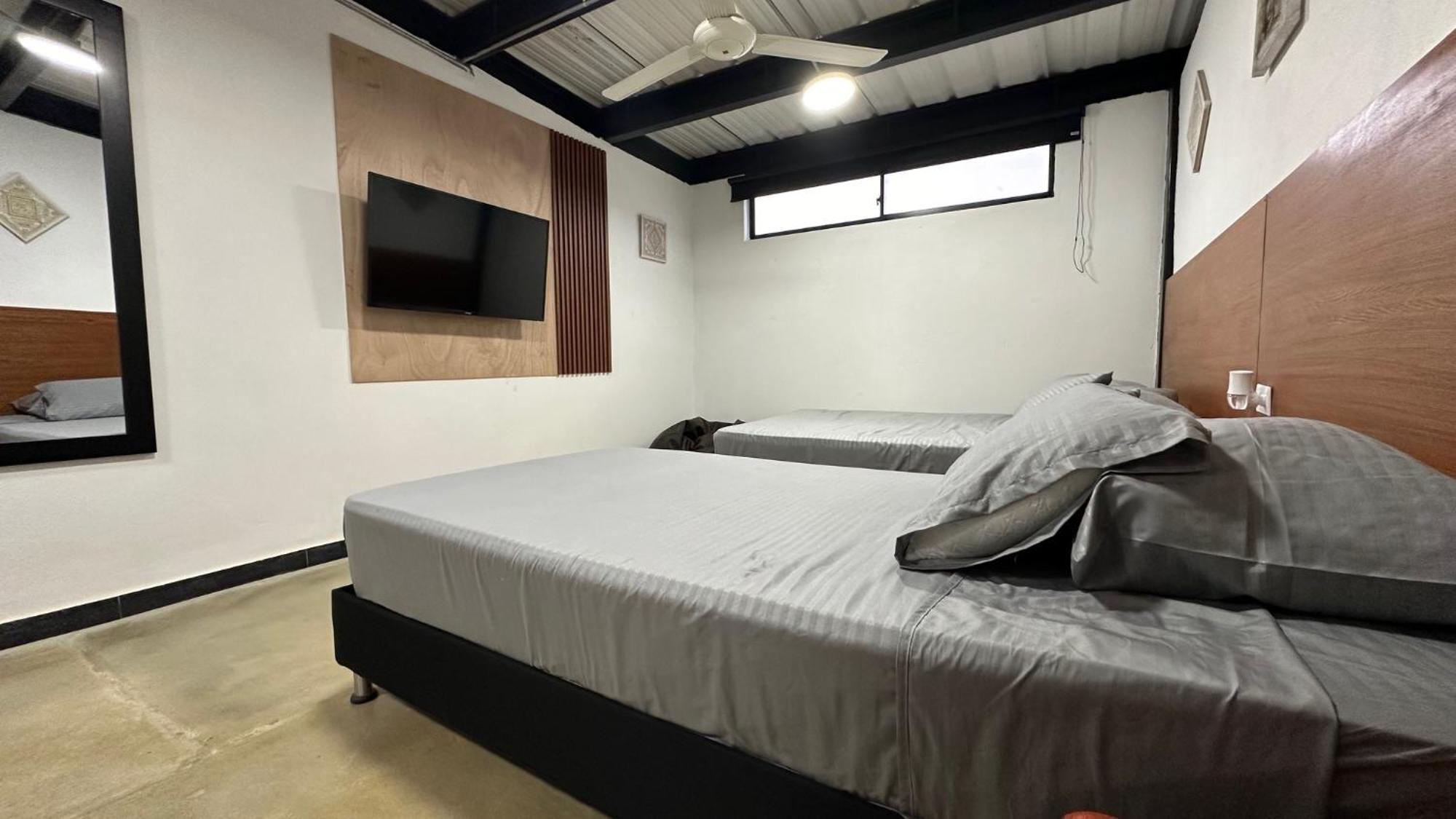 Malibu Loft Hotel Μεντεγίν Εξωτερικό φωτογραφία